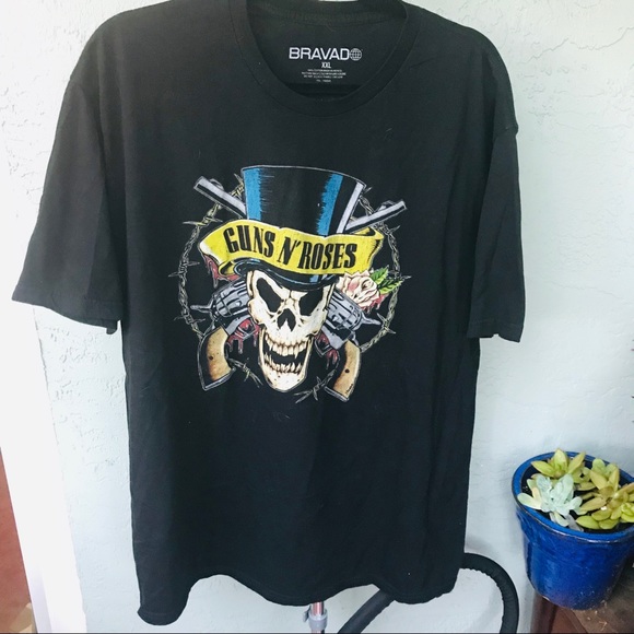 Other - GUNS AND ROSES • black graphic tee xxl